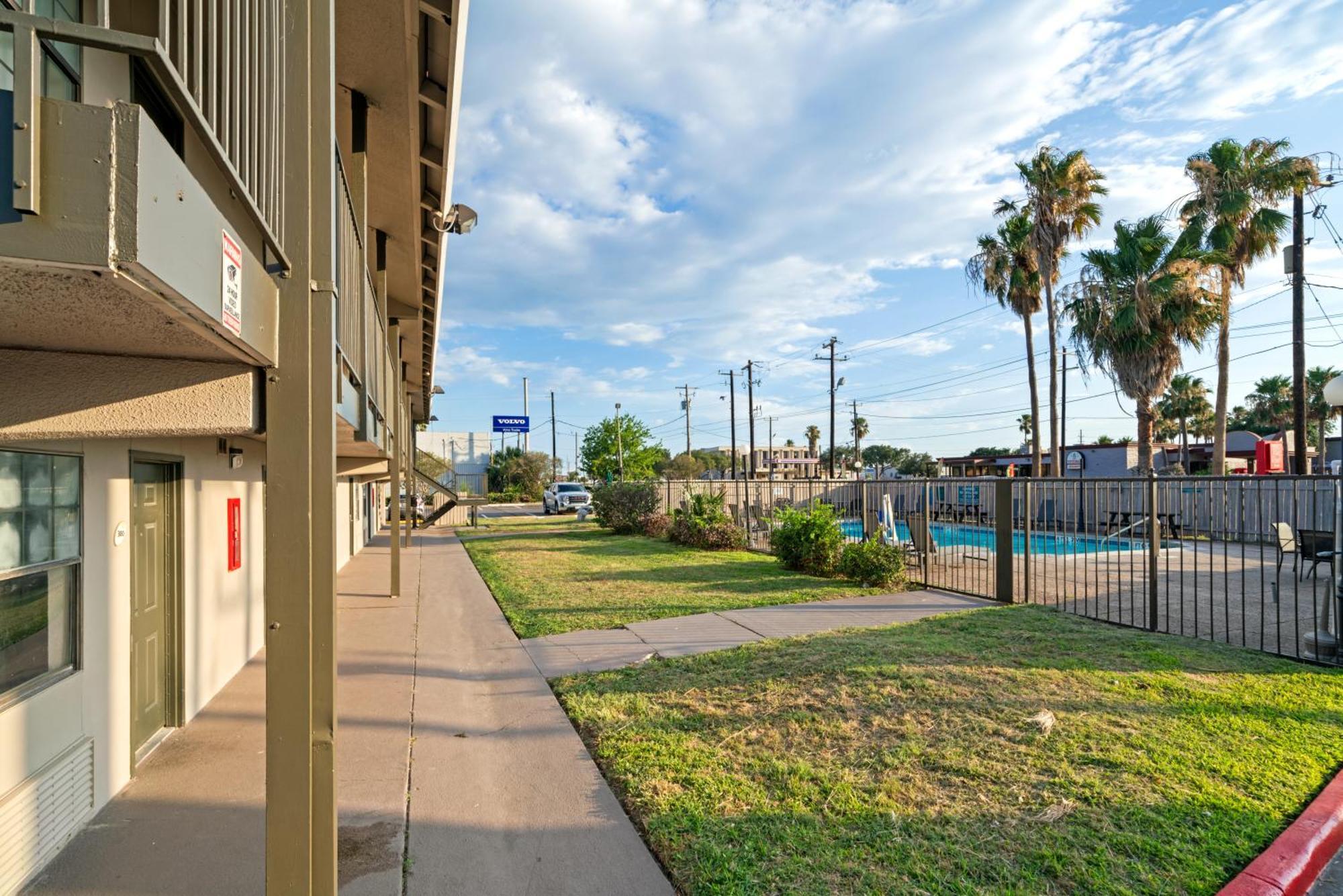 La Quinta Inn By Wyndham Corpus Christi North מראה חיצוני תמונה