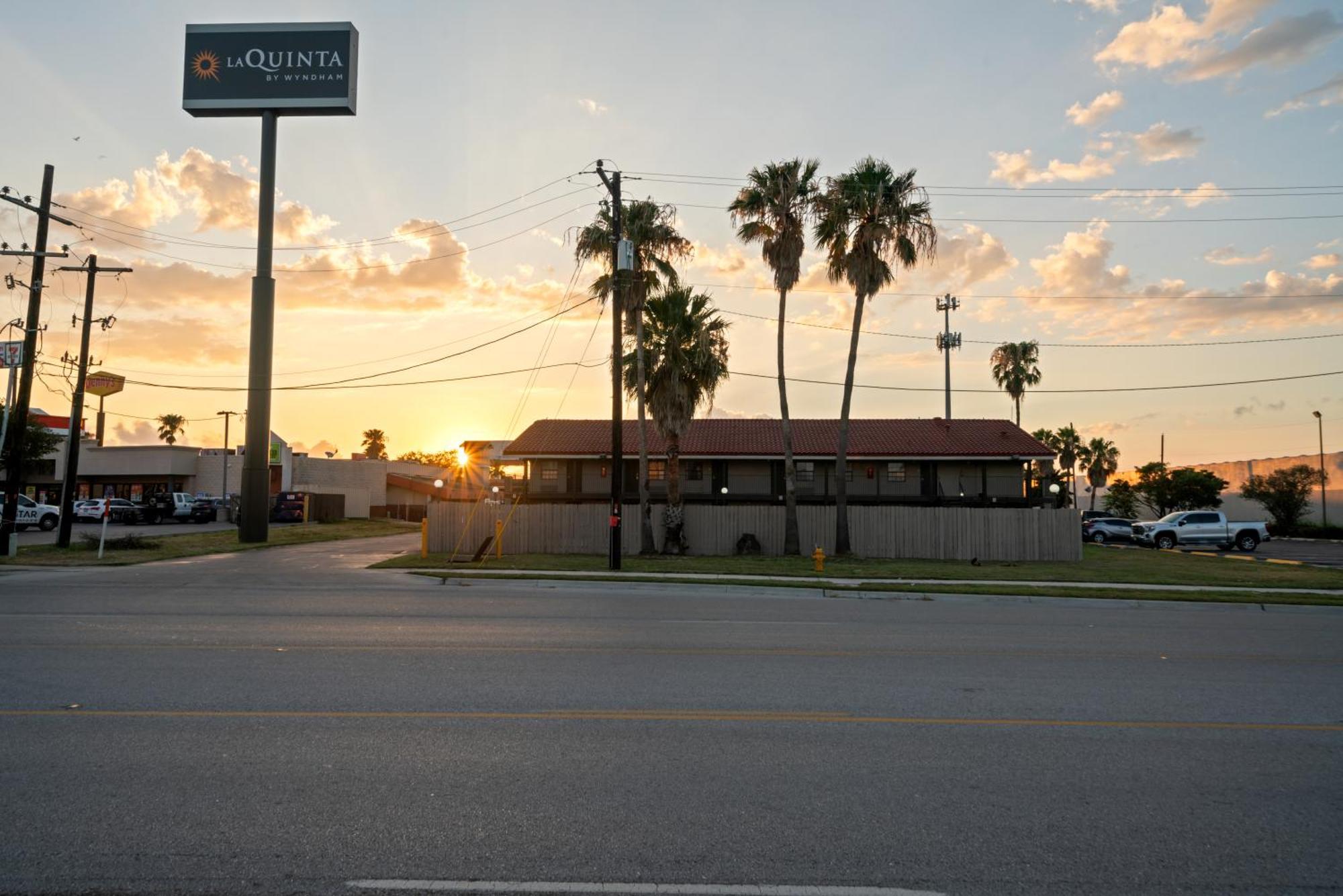 La Quinta Inn By Wyndham Corpus Christi North מראה חיצוני תמונה