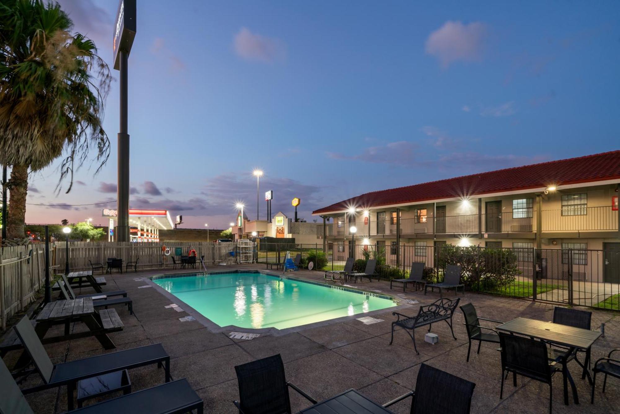 La Quinta Inn By Wyndham Corpus Christi North מראה חיצוני תמונה