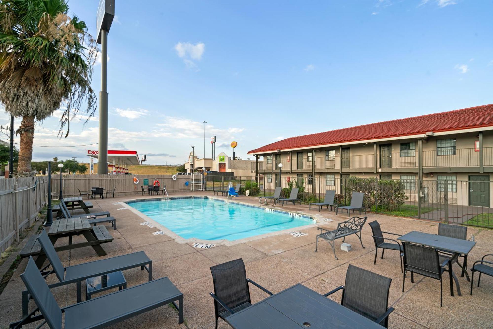 La Quinta Inn By Wyndham Corpus Christi North מראה חיצוני תמונה