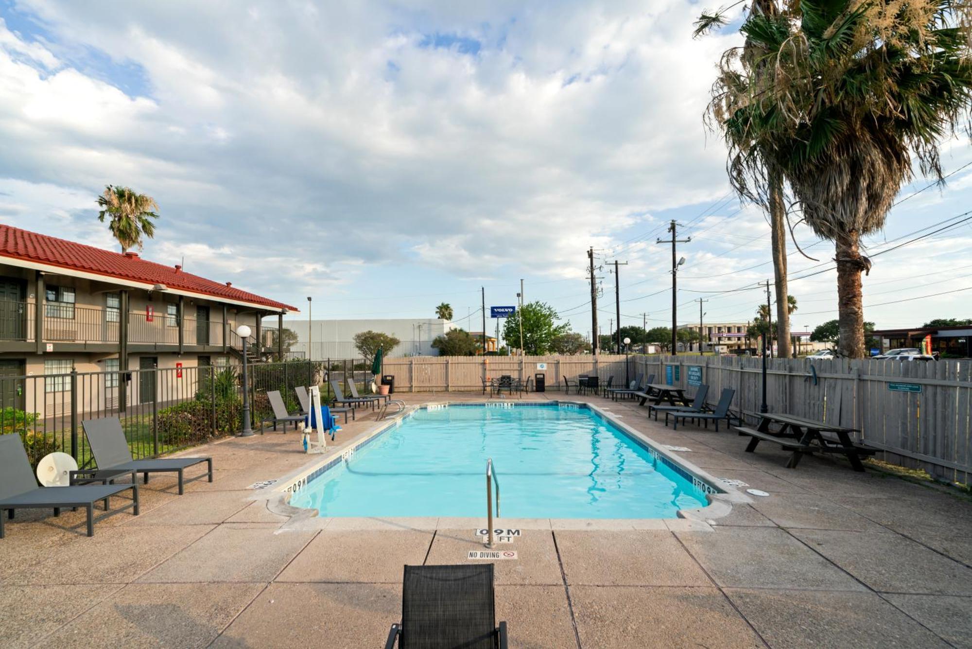 La Quinta Inn By Wyndham Corpus Christi North מראה חיצוני תמונה