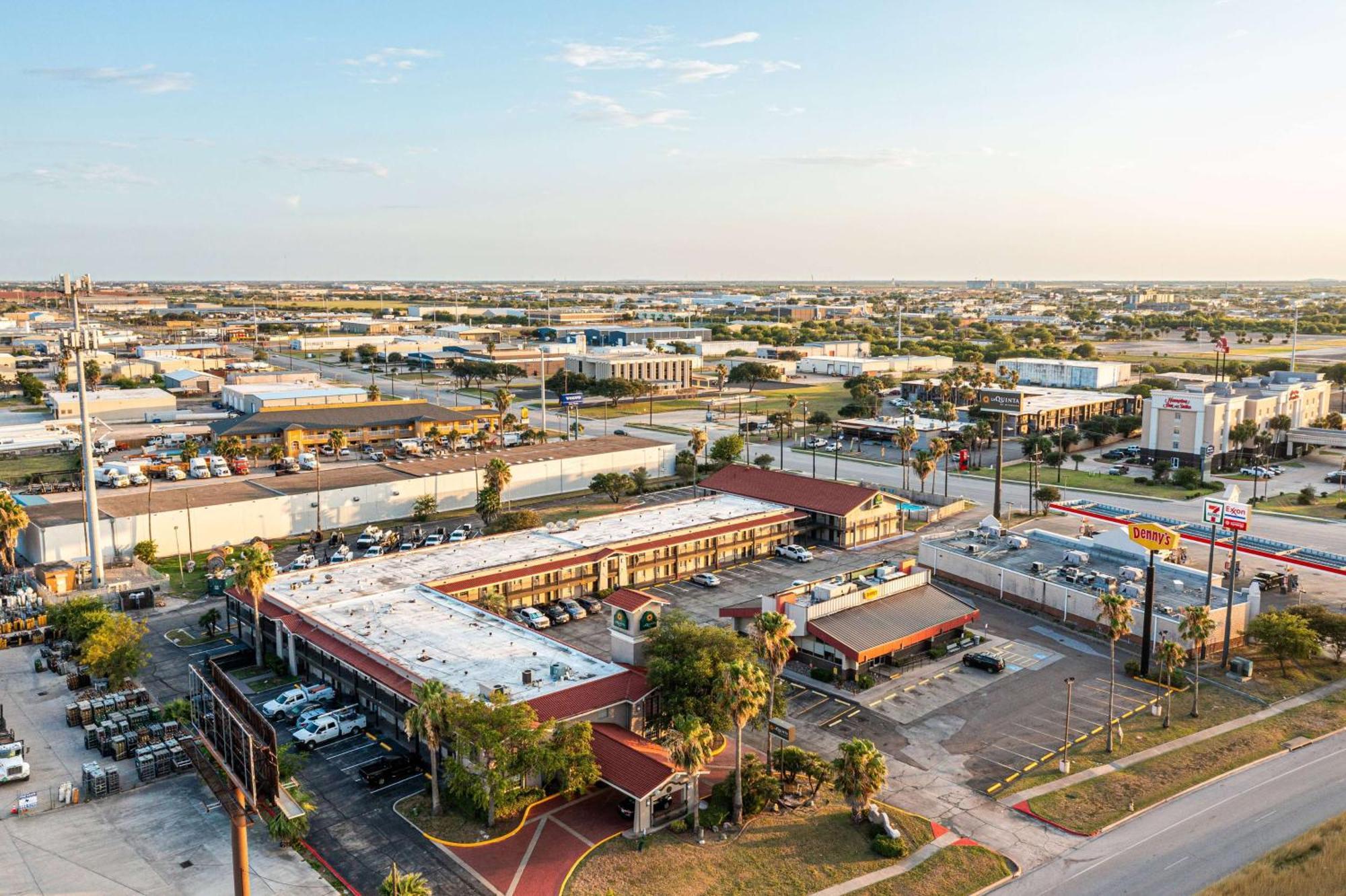 La Quinta Inn By Wyndham Corpus Christi North מראה חיצוני תמונה