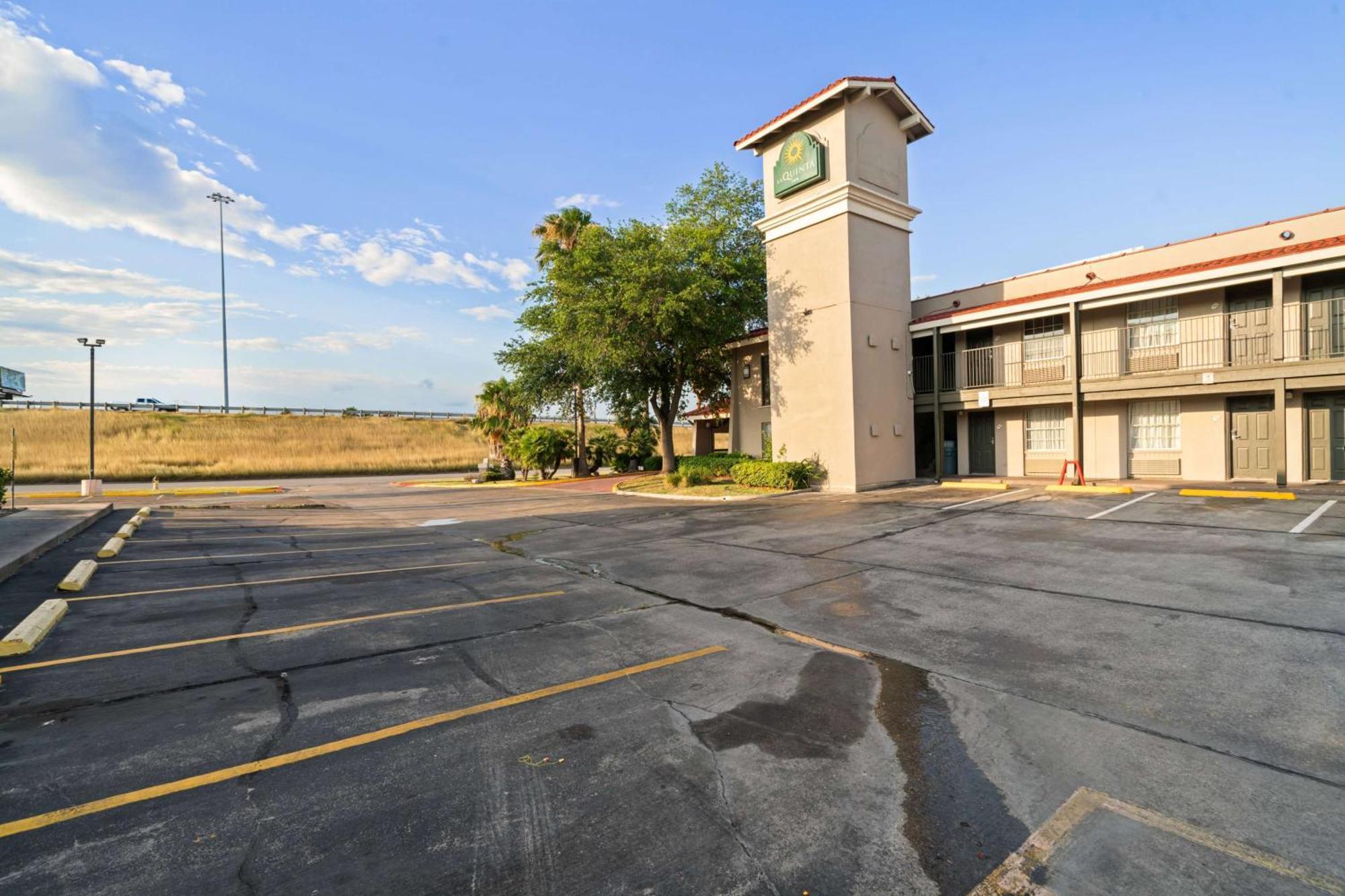 La Quinta Inn By Wyndham Corpus Christi North מראה חיצוני תמונה