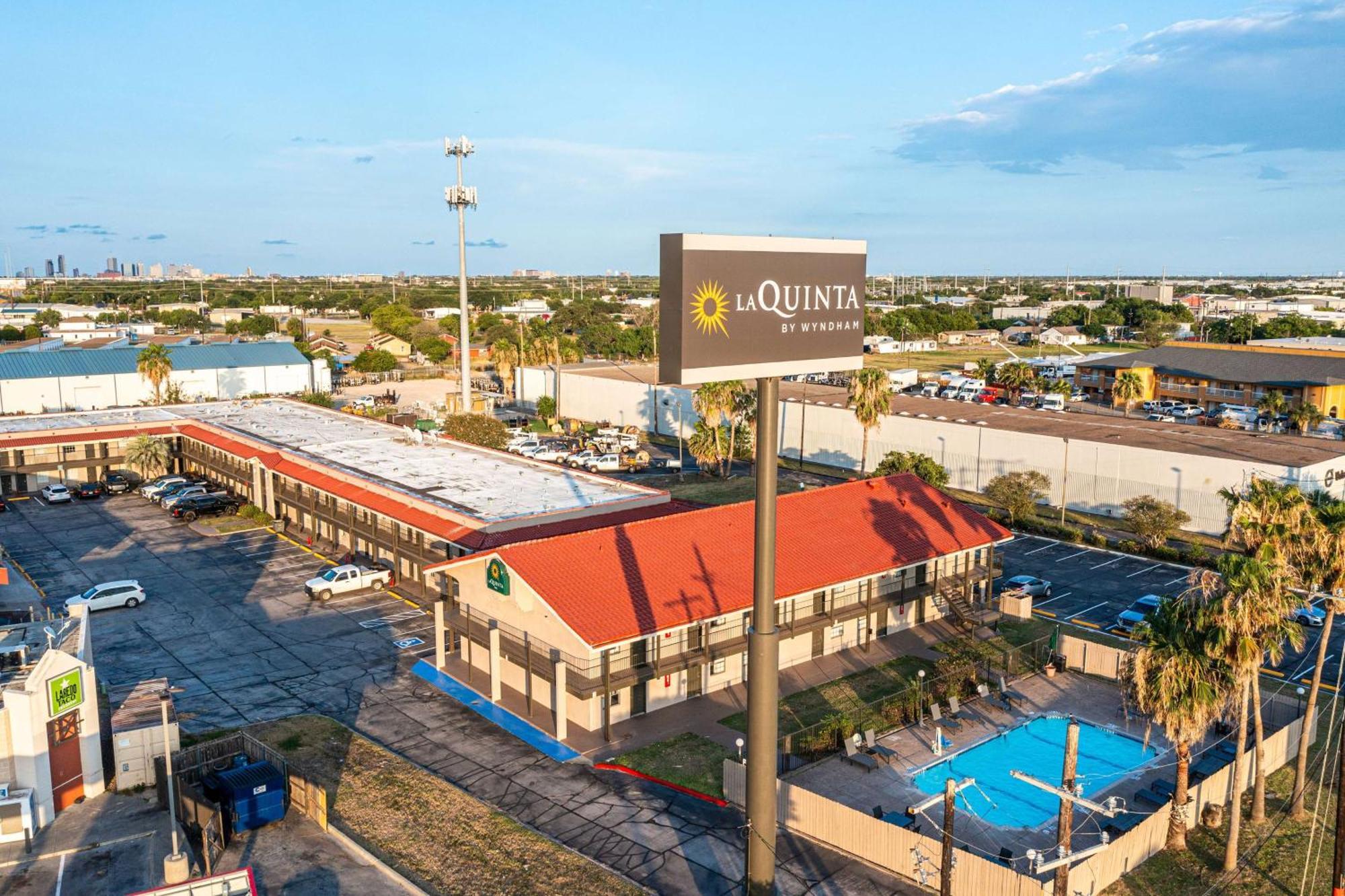 La Quinta Inn By Wyndham Corpus Christi North מראה חיצוני תמונה