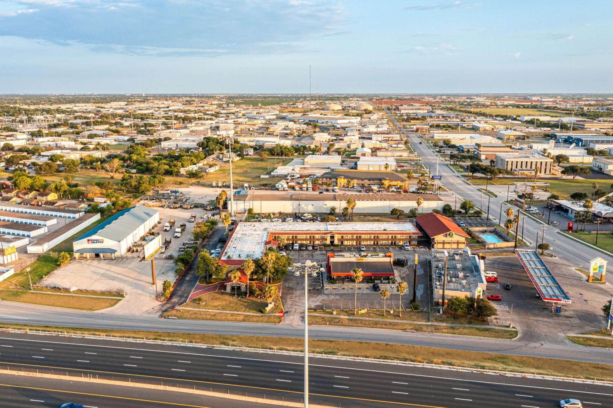 La Quinta Inn By Wyndham Corpus Christi North מראה חיצוני תמונה